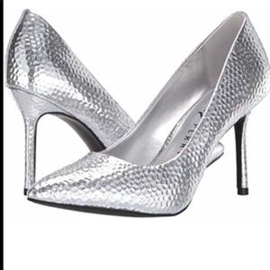 Katy Perry Sissy Silver metallic pump stiletto 6.5
